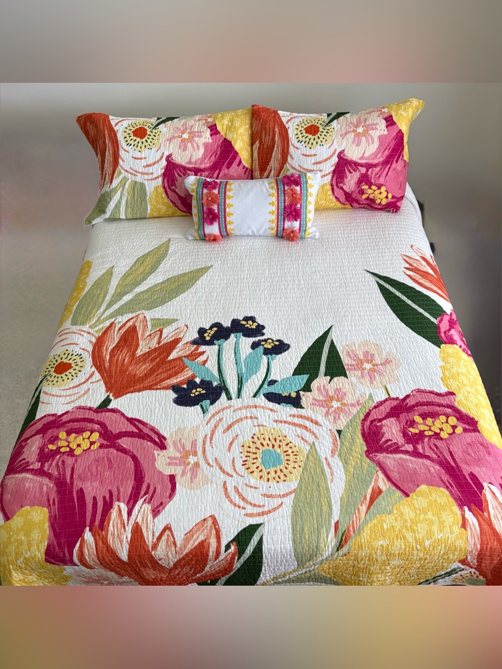 Floral Quilted 4 piece Bedspread set in White with Pink, Yellow & Green